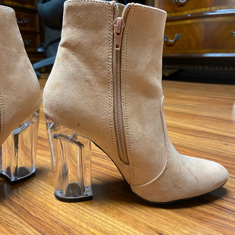 Women’s fashion boots